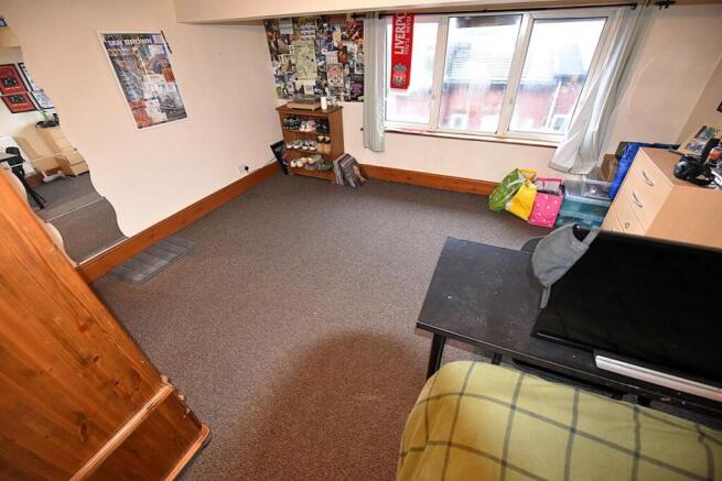 6 bed House to rent Image 8