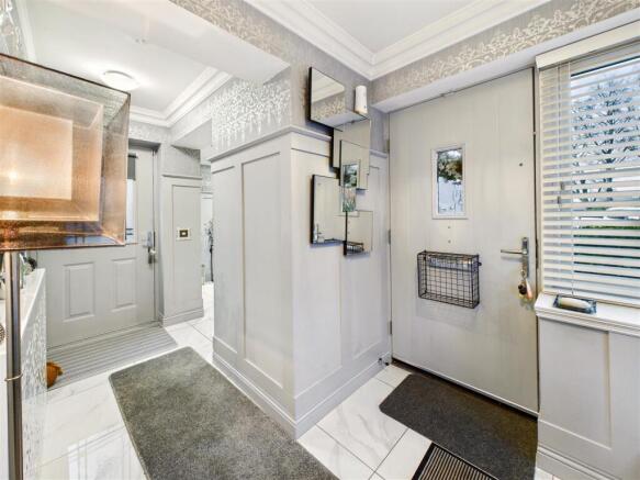 3 bed Town House for sale Image 8