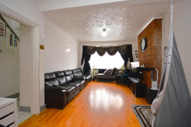3 Bedroom Terraced House to Rent