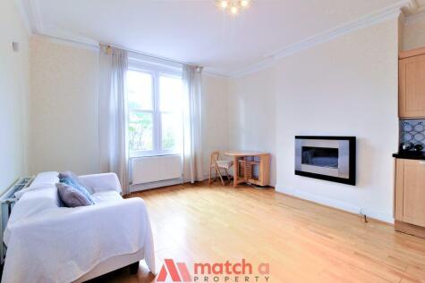 Grove Park Gardens, Chiswick, London, W4