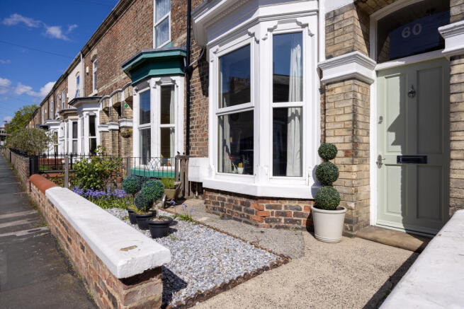 5 bed Town House for sale Image 12