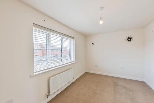 3 bed Semi-Detached for sale Image 9