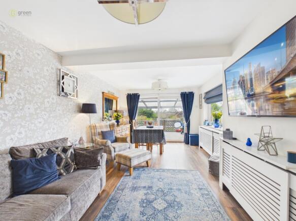 cam03830g0pr0271still012