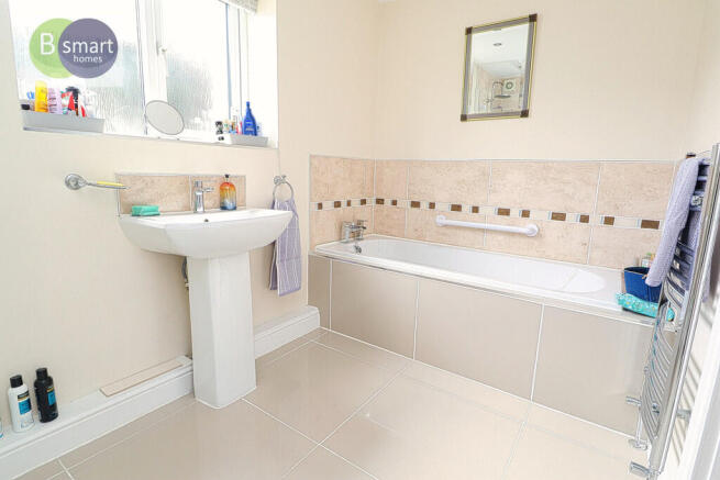 2 bed Detached Bungalow for sale Image 9