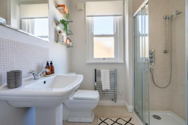 3 bed End of Terrace to rent Image 9