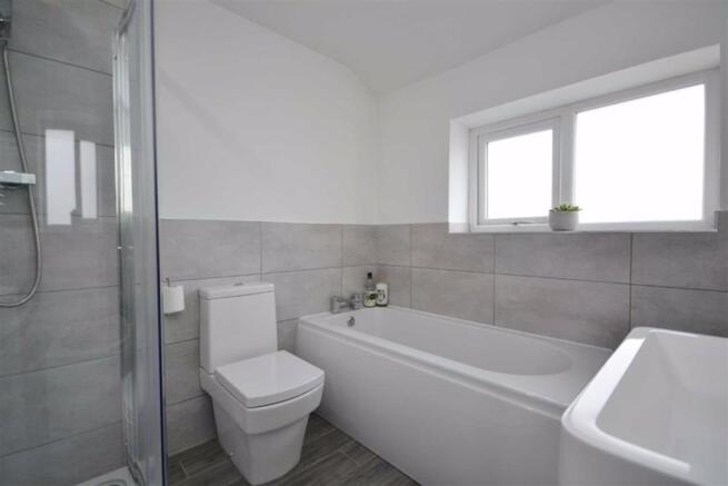 Family Bathroom view 2