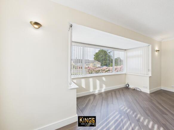4 bed Detached for sale Image 6