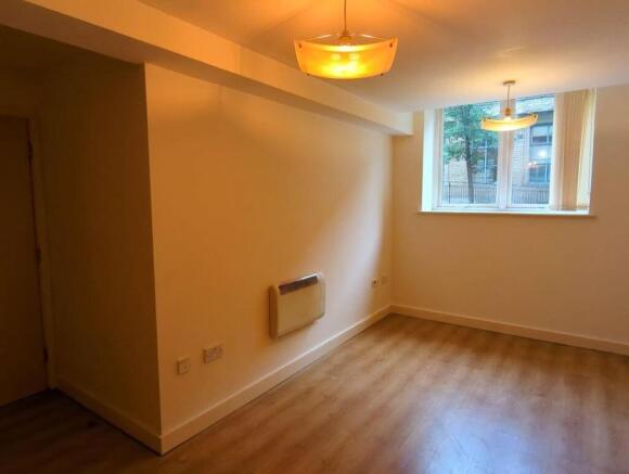 1 bed Apartment to rent Image 4