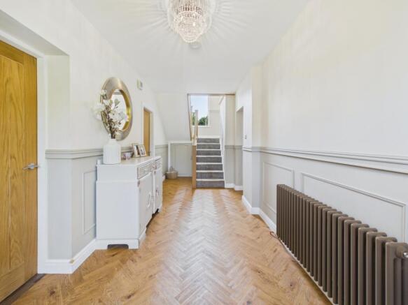 6 bed Detached for sale Image 6