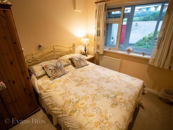 REAR BEDROOM 3