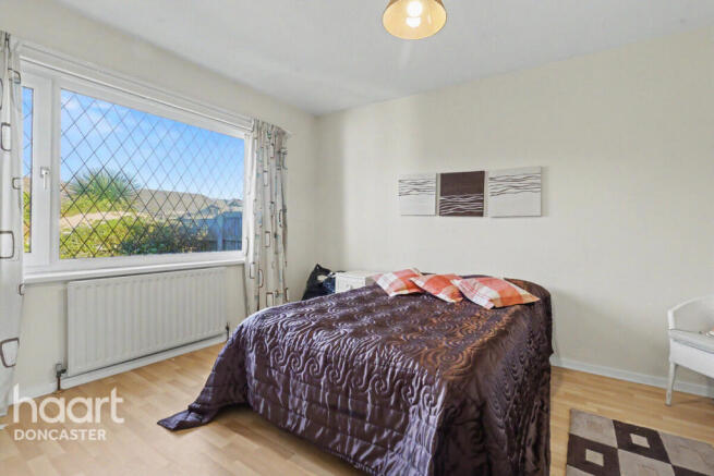 2 bed Semi-Detached Bungalow for sale Image 10
