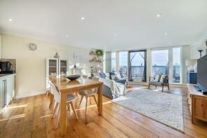 2 Flat 8, Saren House, Cambridge Road, London W7 3DU