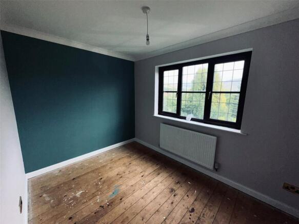 5 bed Detached for sale Image 12