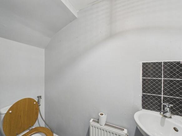 3 bed Town House for sale Image 6
