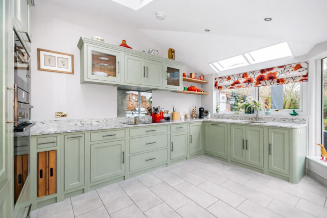 4 bed Town House for sale Image 6