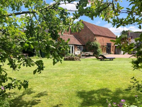 Greys Orchard, Barby