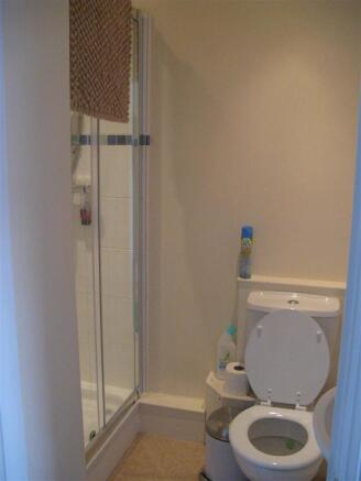 South Street 86 ensuite.jpg