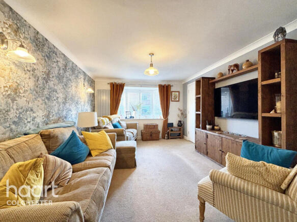 13 Tumulus Way, Colchester CO2 9SD photo 4