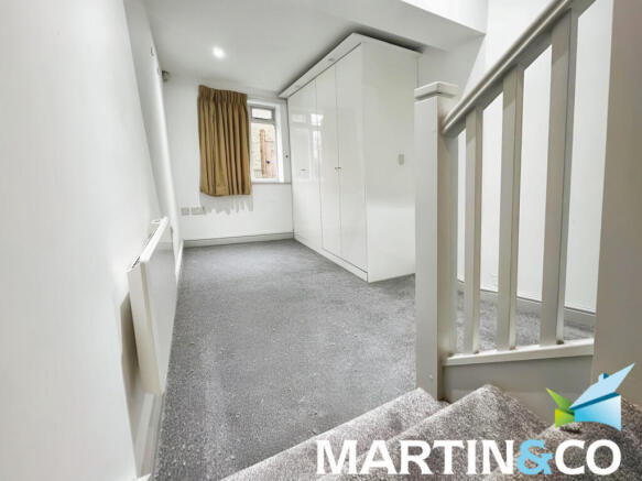 2 bed Apartment to rent Image 10