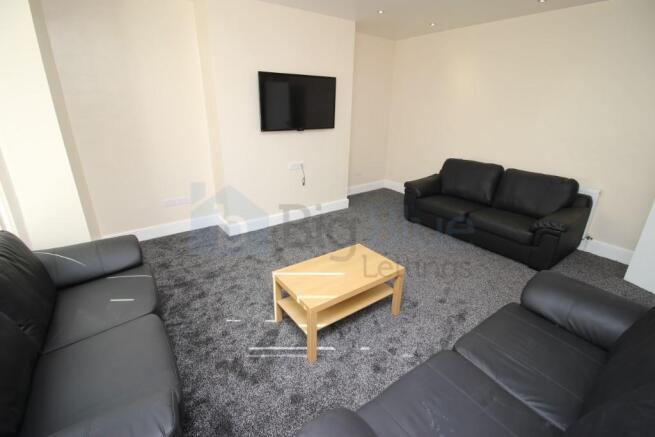 10 bed Terraced to rent Image 4