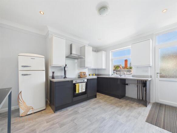2 bed Terraced for sale Image 5