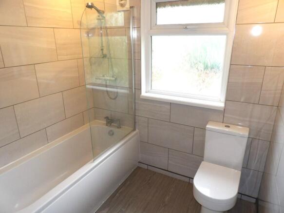 2 bed Terraced to rent Image 5