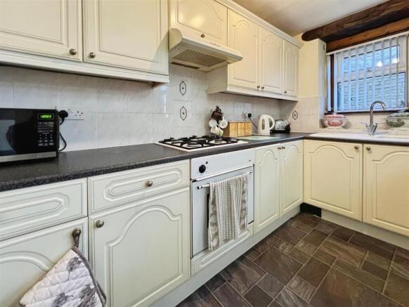 3 bed Terraced for sale Image 7
