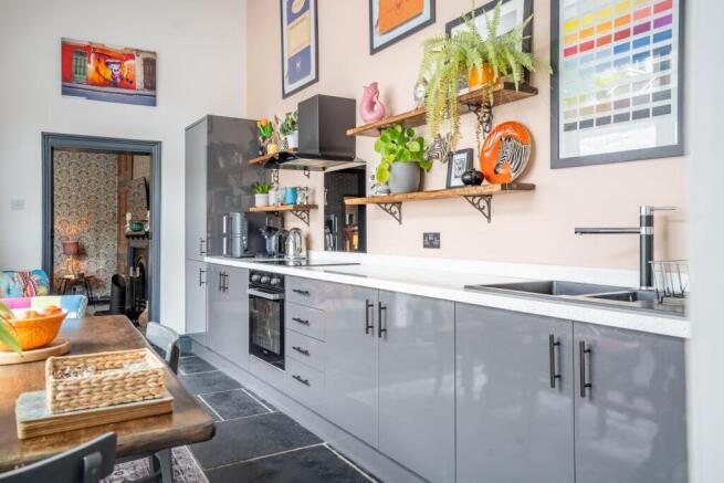 4 bed Terraced for sale Image 5