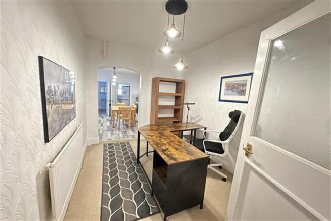 2 bed Flat for sale Image 8