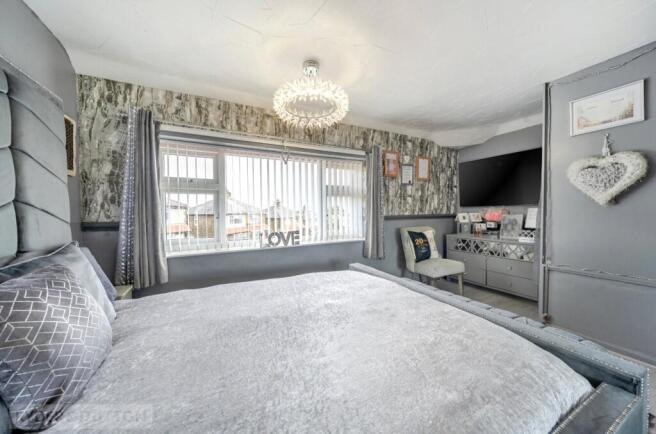 4 bed Semi-Detached for sale Image 11