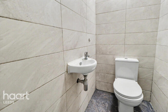 6 bed Bungalow for sale Image 9