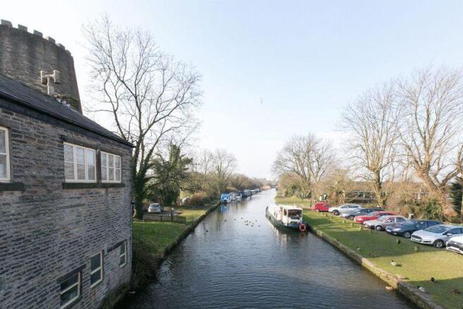 Parbold village