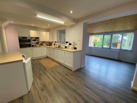 Kitchen Dining.jpg