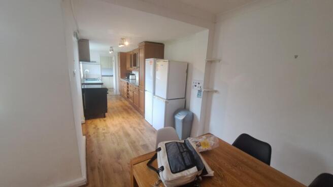 1 bed House Share to rent Image 9