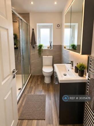 2 bed Flat to rent Image 2