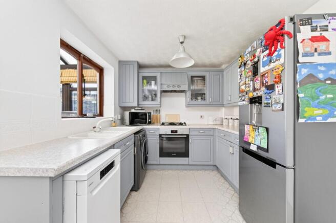 3 bed Semi-Detached for sale Image 10