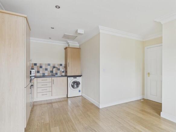 2 bed Apartment for sale Image 6