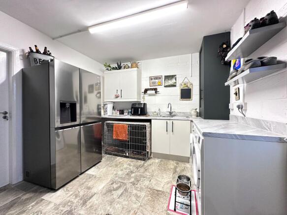 4 bed Detached for sale Image 6