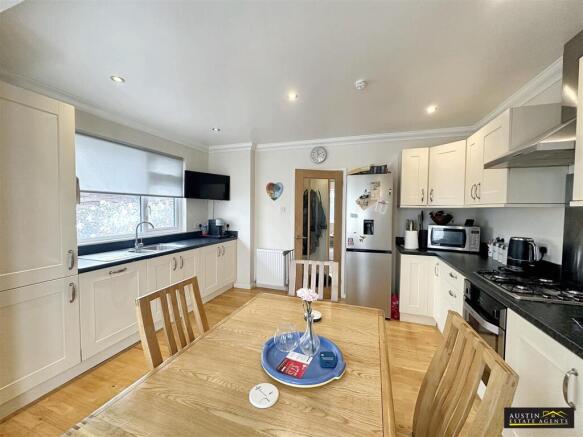 Clarence Road, Littlesea, Weymouth, Dorset photo 4