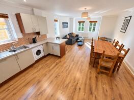 Flat 4, Linfield, Grove Road, Headingley, Leeds LS6 2AB