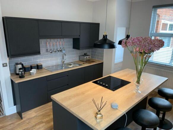 1 bed House Share to rent Image 4