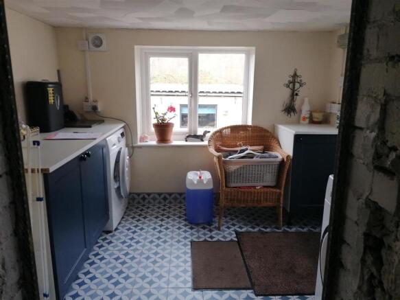 BASEMENT/UTILITY AREA