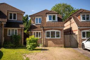 2, Tinsley Close, Three Bridges, Crawley RH10 8AY