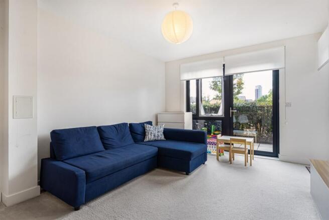 Apartment in Fisher Close - View 4