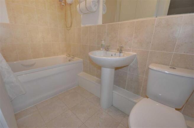 FAMILY BATHROOM