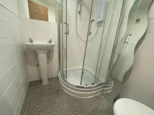 1 bed Flat to rent Image 4