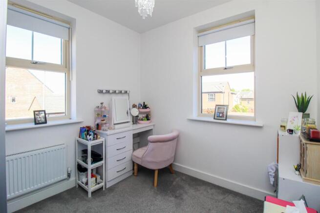 4 bed Detached for sale Image 12