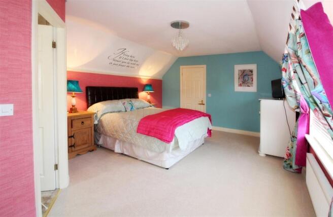 1023_McIntosh Drive.