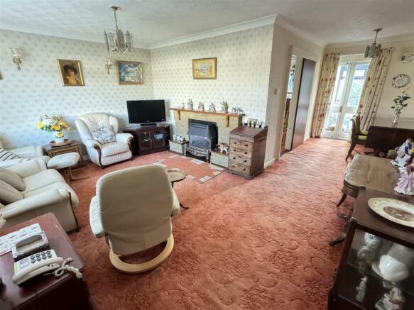 Lounge/Diner: