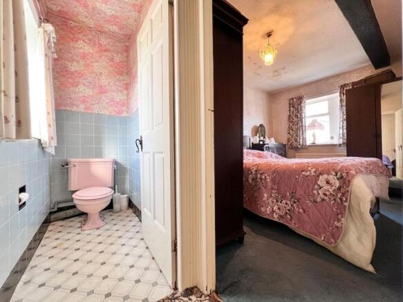 4 bed Cottage for sale Image 11